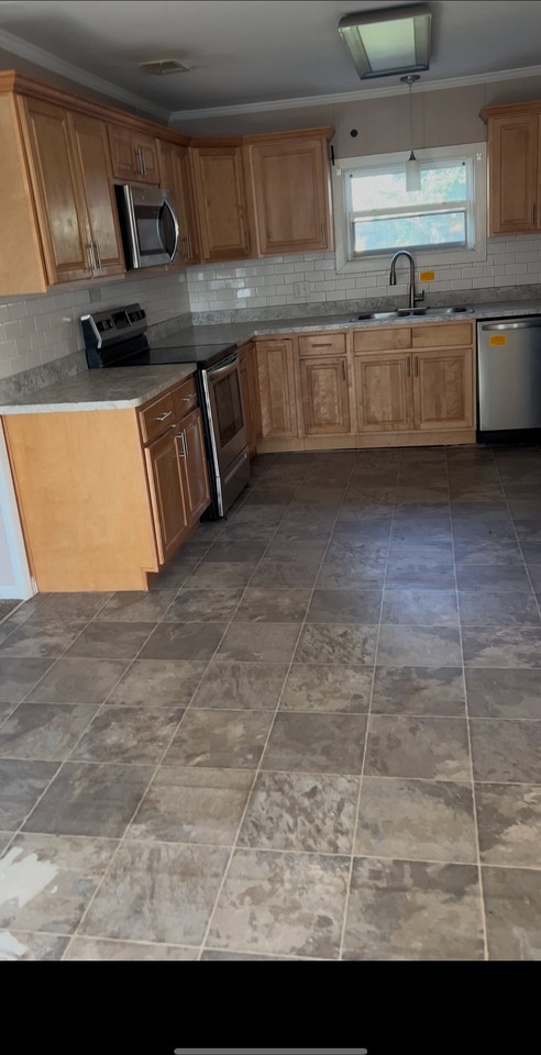 160 N 4th St - Photo 4 of 6