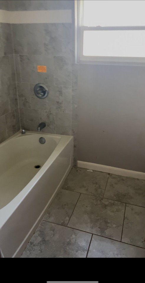 160 N 4th St - Photo 5 of 6