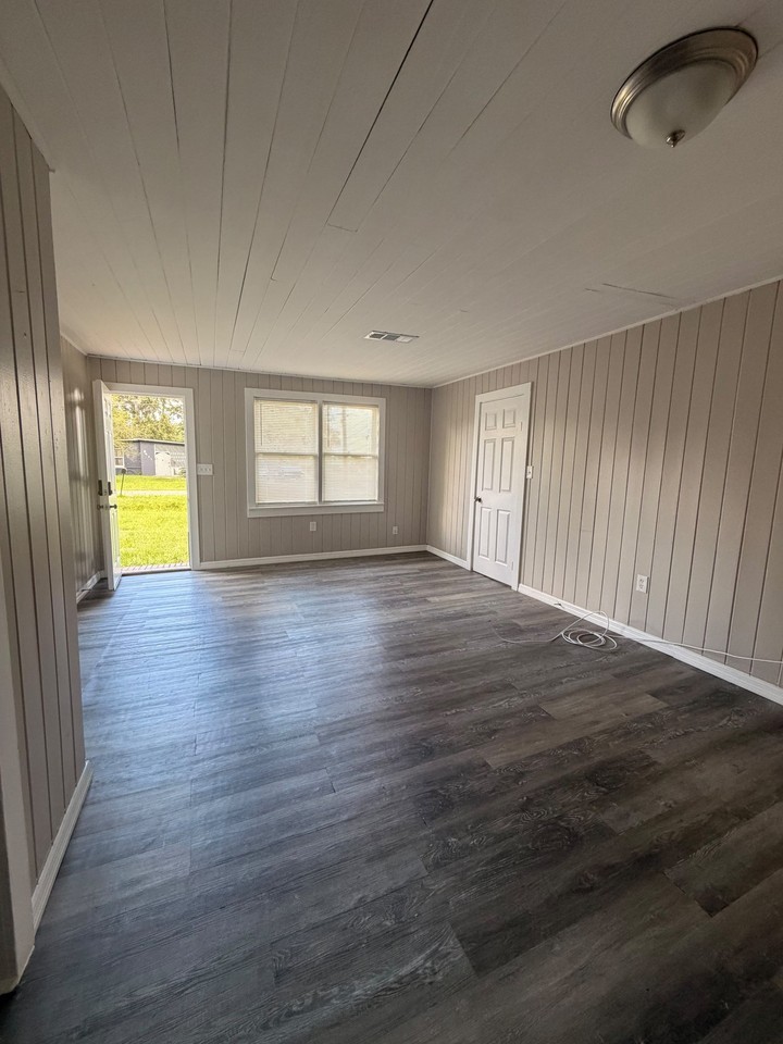 1620 Lauder Ave - Photo 7 of 17
