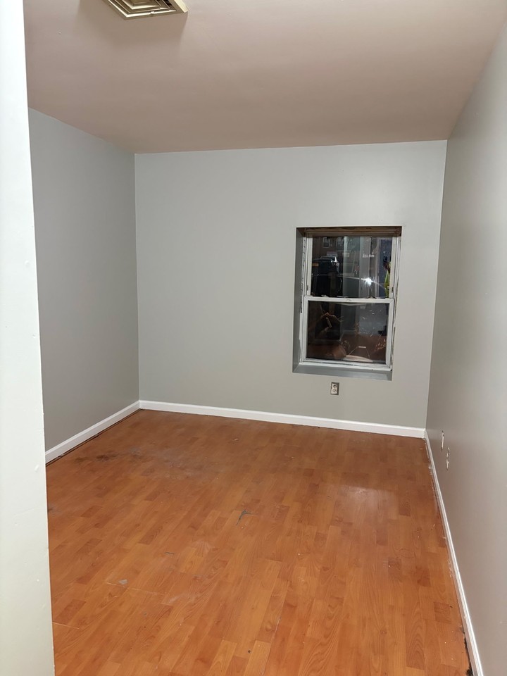 180 Sherman Ave #1stFL - Photo 3 of 6