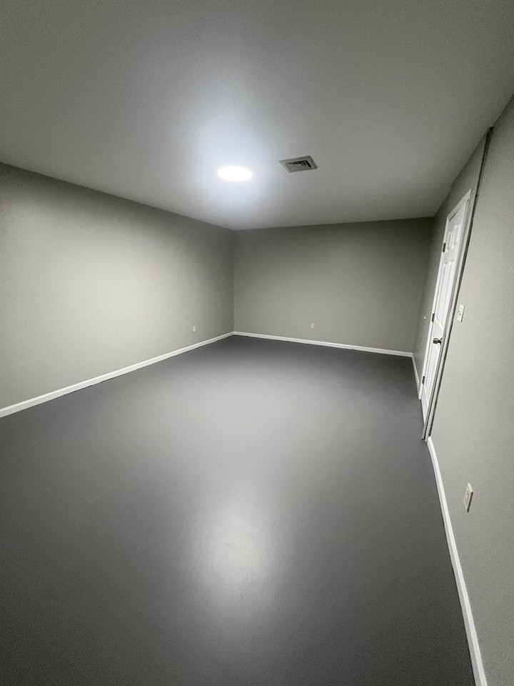 180 Sherman Ave #1stFL - Photo 5 of 6