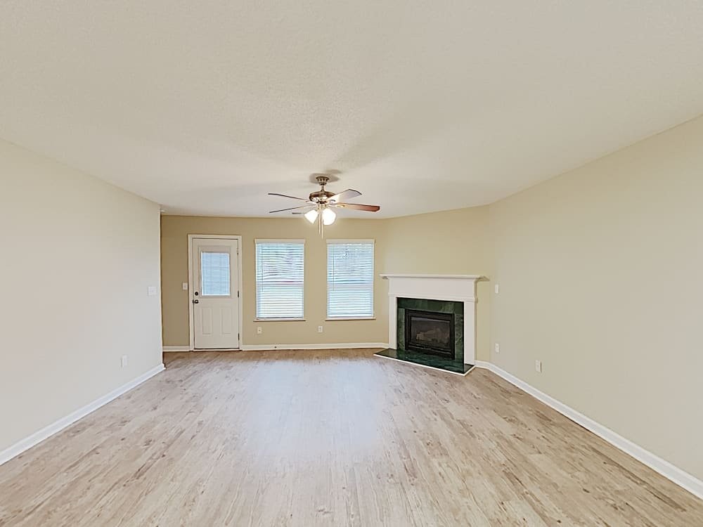 2017 Sweet Bay Dr - Photo 2 of 11