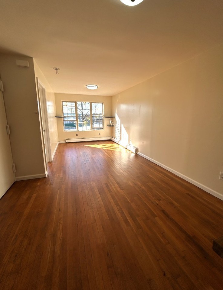 785 Fountain Ave - Photo 3 of 8