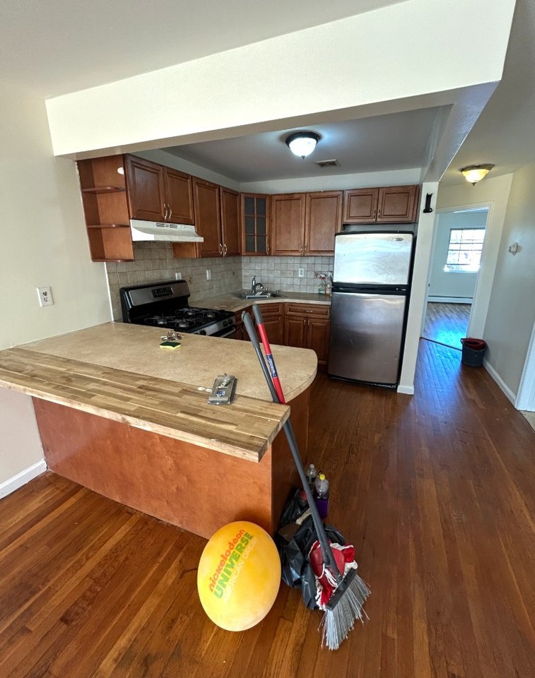 785 Fountain Ave - Photo 4 of 8