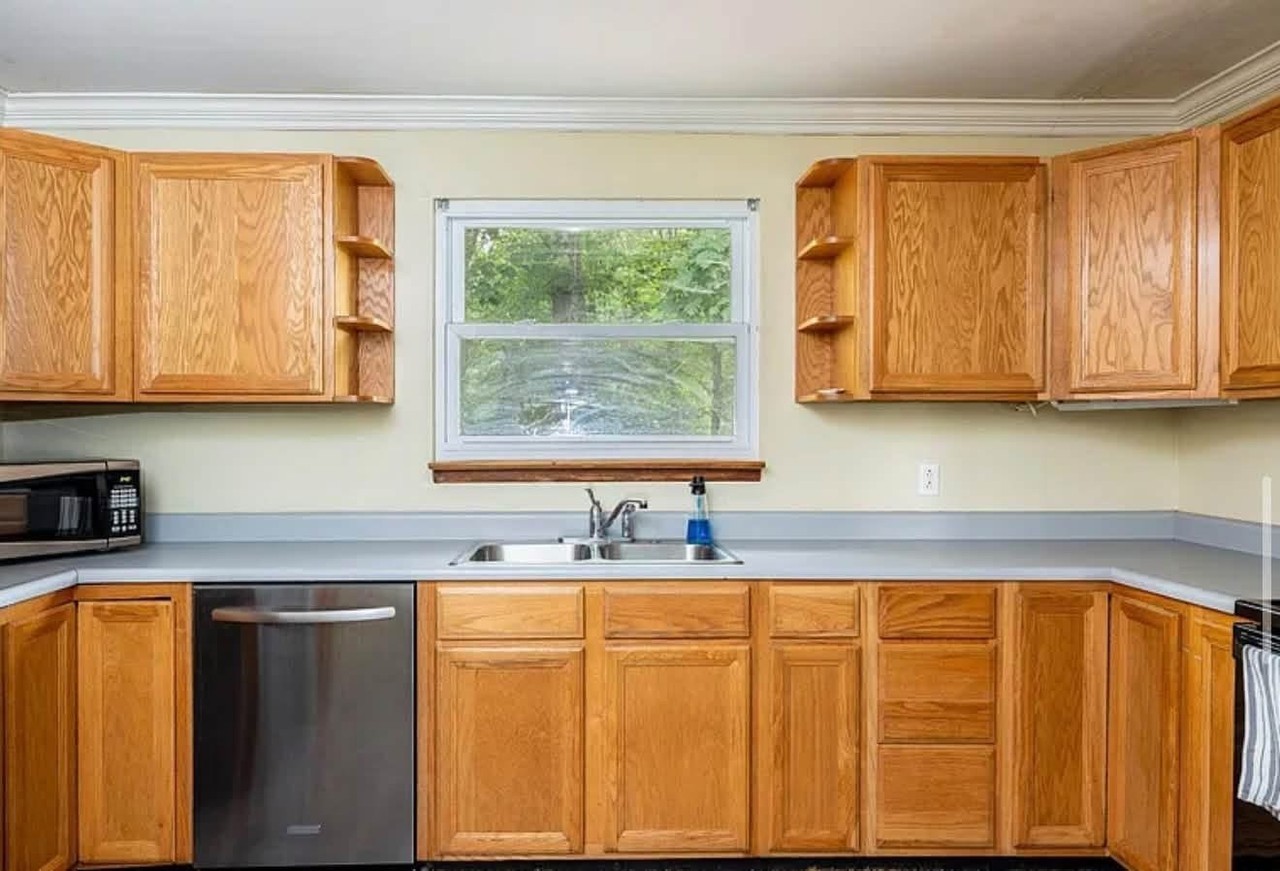 102 Wayne Pl - Photo 2 of 13