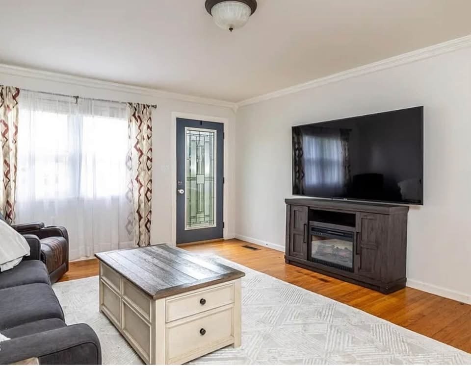 102 Wayne Pl - Photo 4 of 13