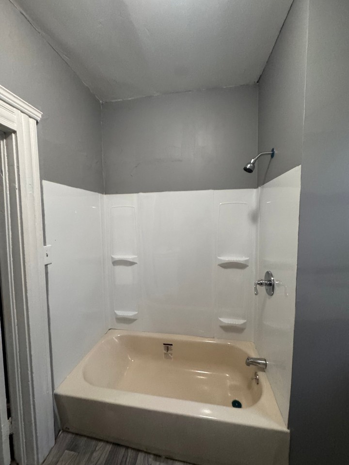 903 Ida Ave #1 - Photo 3 of 8