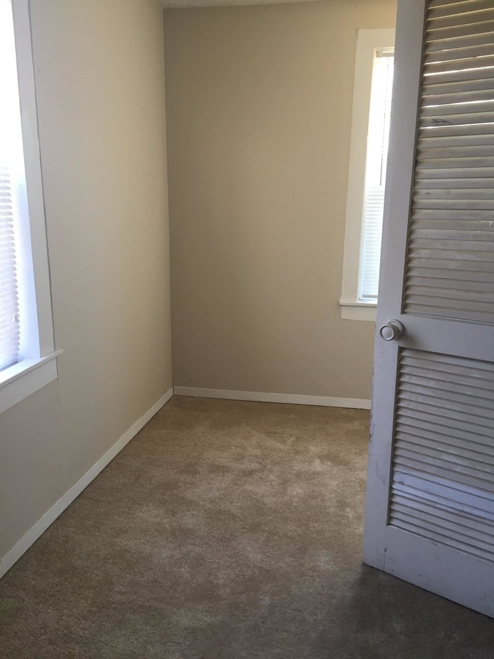 418 Spratley St - Photo 4 of 7