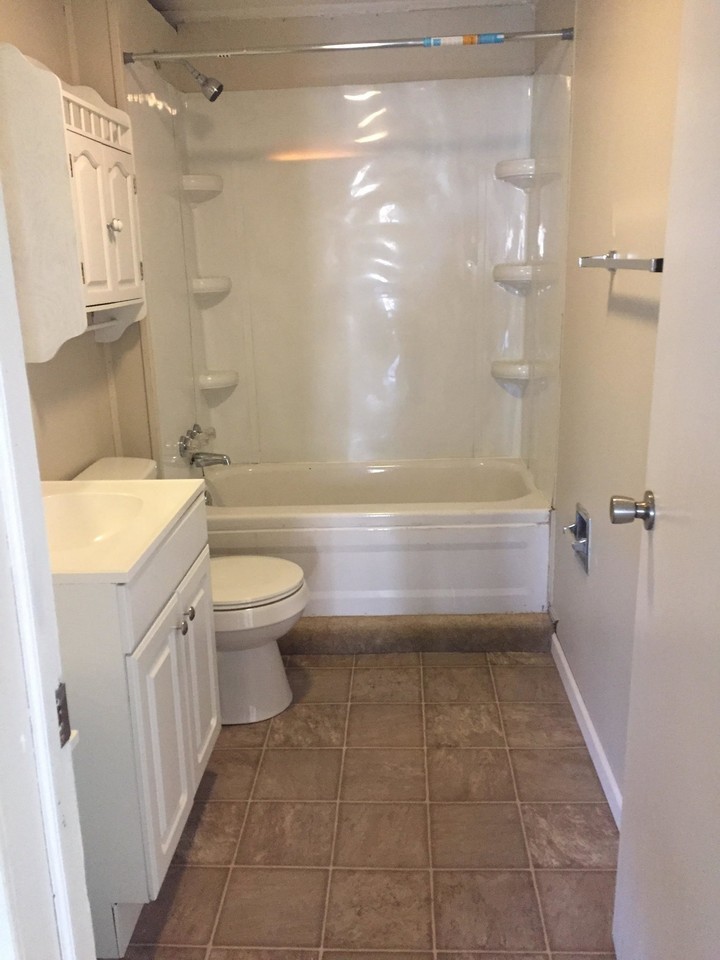 418 Spratley St - Photo 5 of 7