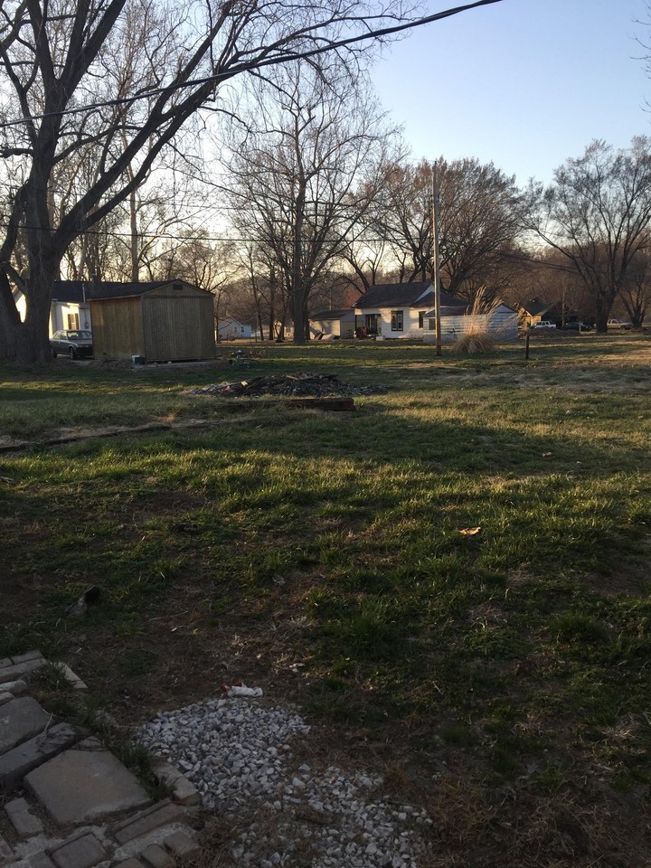 418 Spratley St - Photo 6 of 7