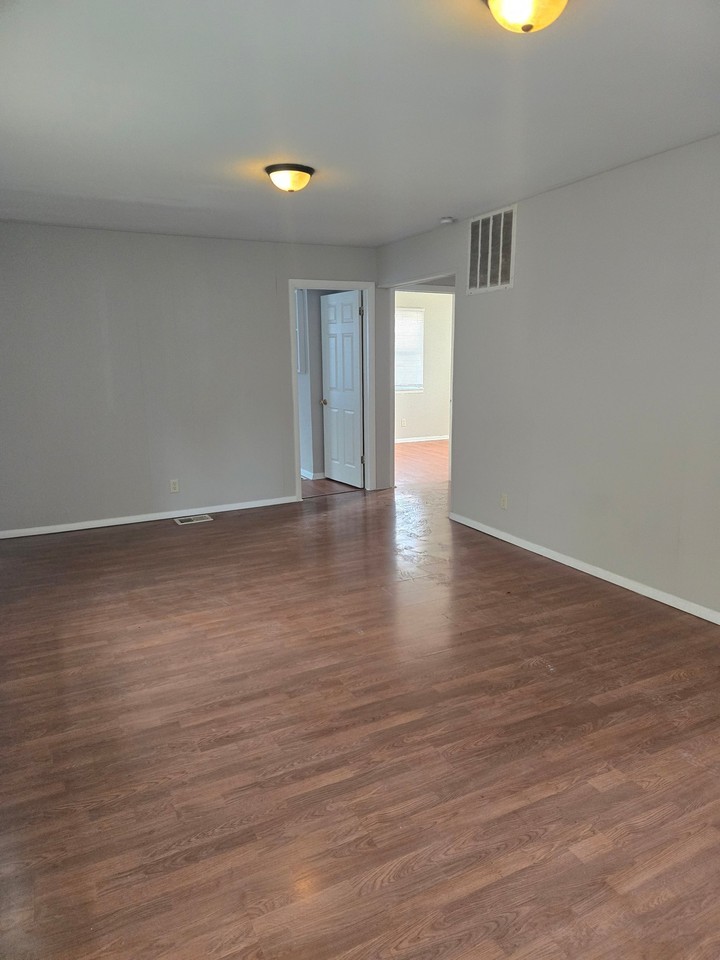 1451 S Leland Ave - Photo 2 of 6