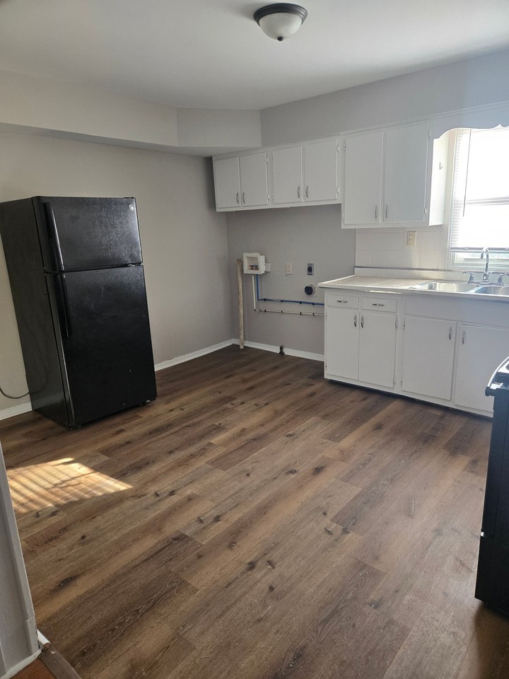 1451 S Leland Ave - Photo 4 of 6
