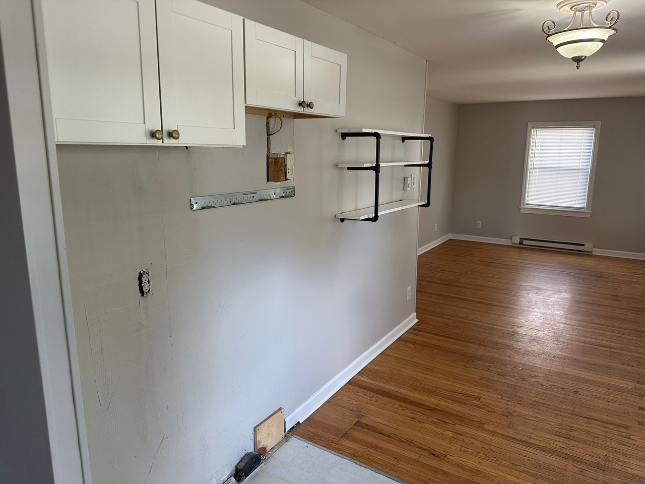 1618 N Linwood Ave - Photo 5 of 18