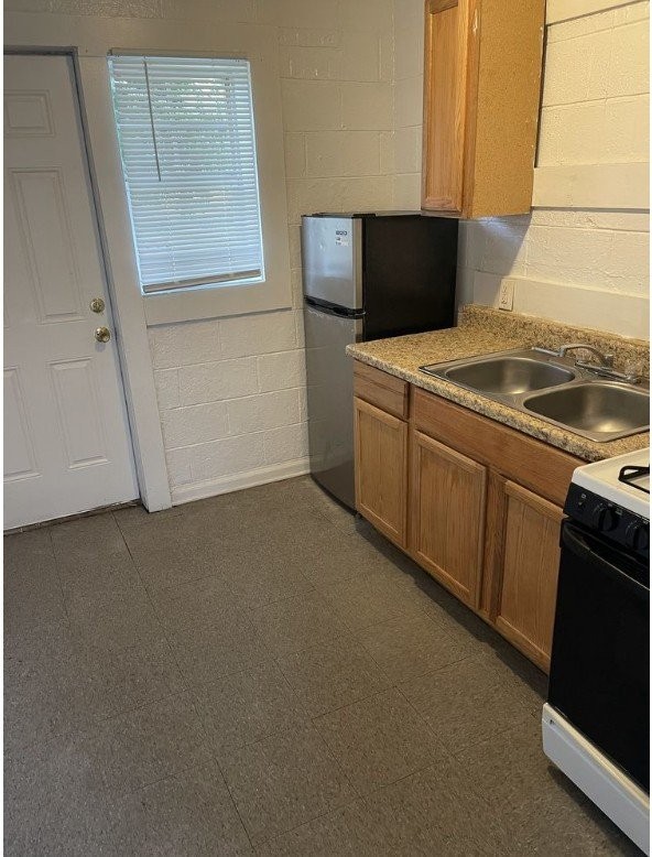 2518 Caroline Ave #A - Photo 4 of 5
