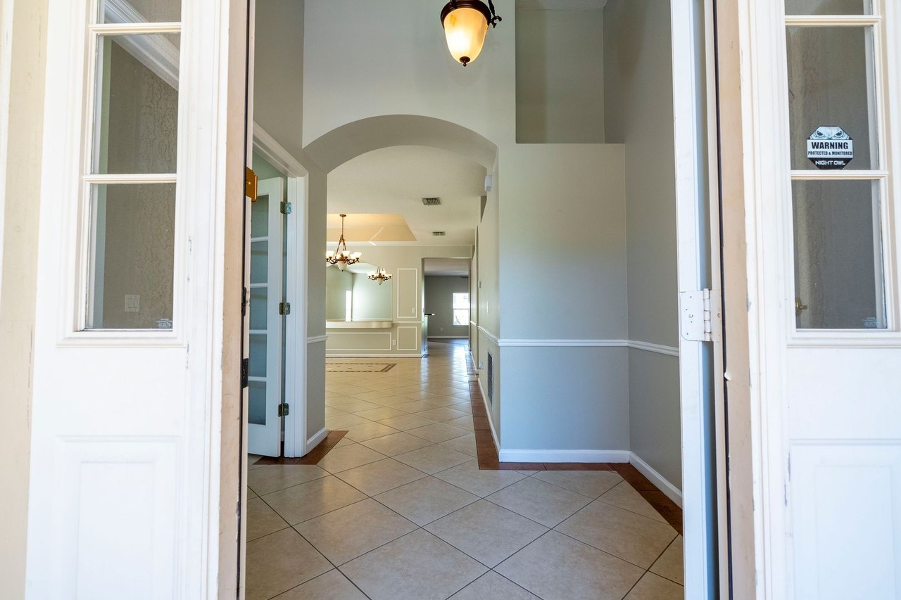1419 Derby Glen Dr - Photo 3 of 42