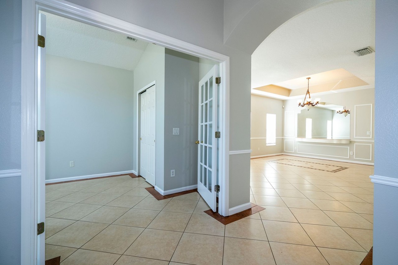 1419 Derby Glen Dr - Photo 5 of 42