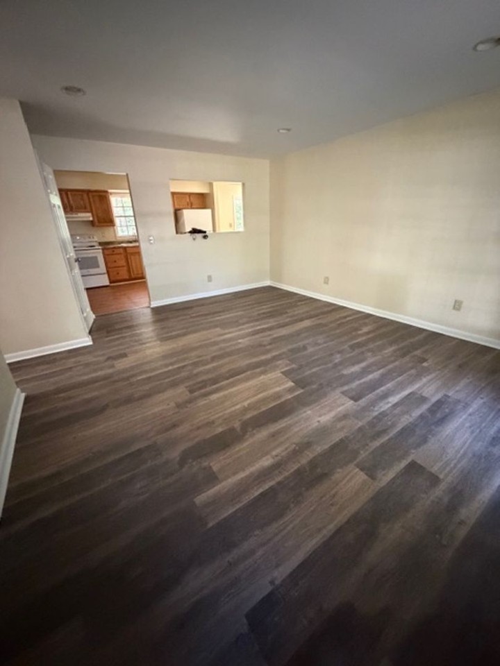 207 W Sherwood Dr - Photo 2 of 10