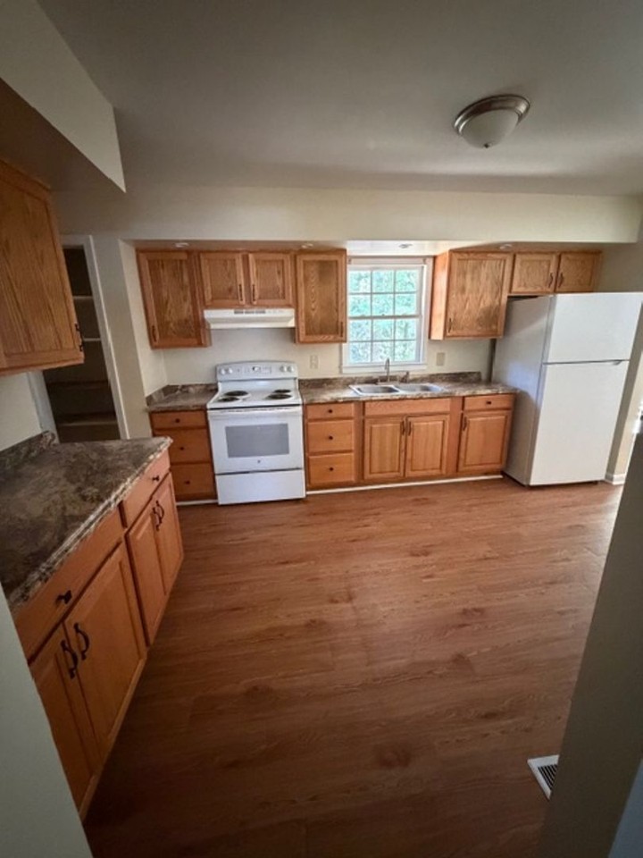 207 W Sherwood Dr - Photo 3 of 10