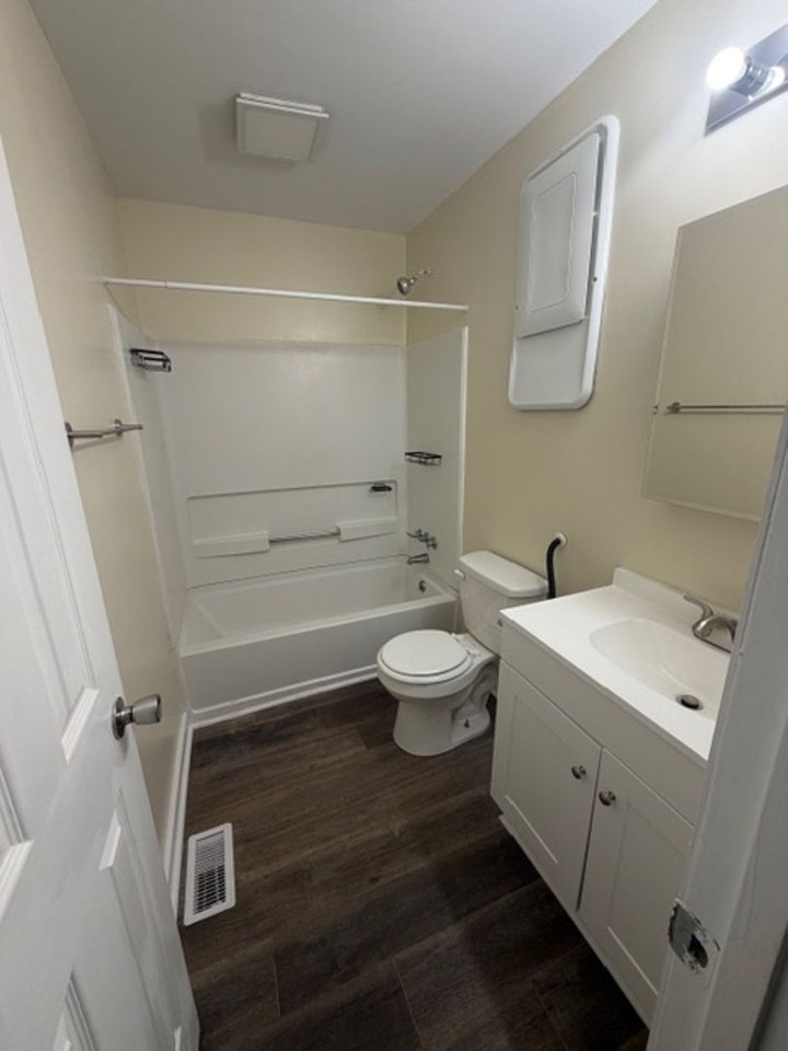 207 W Sherwood Dr - Photo 6 of 10