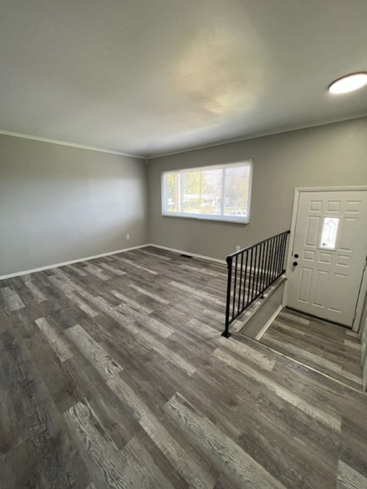 1901 Zettler Rd - Photo 3 of 27
