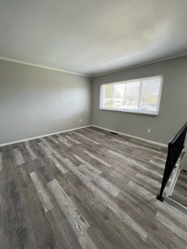 1901 Zettler Rd - Photo 4 of 27