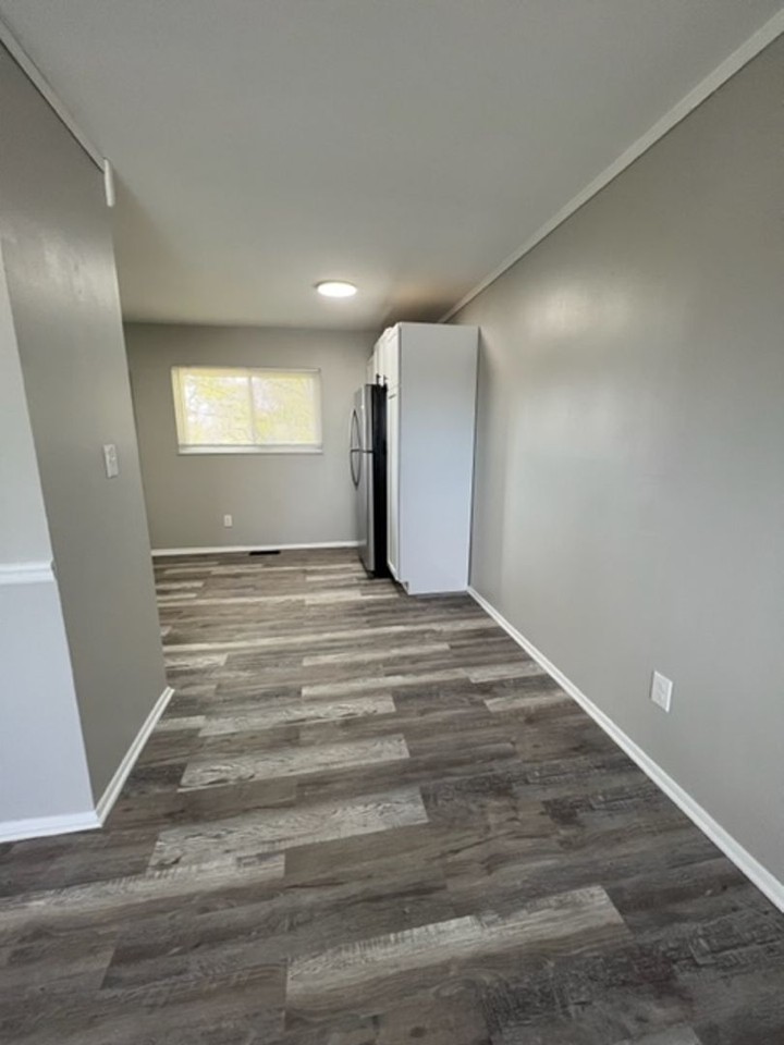1901 Zettler Rd - Photo 5 of 27