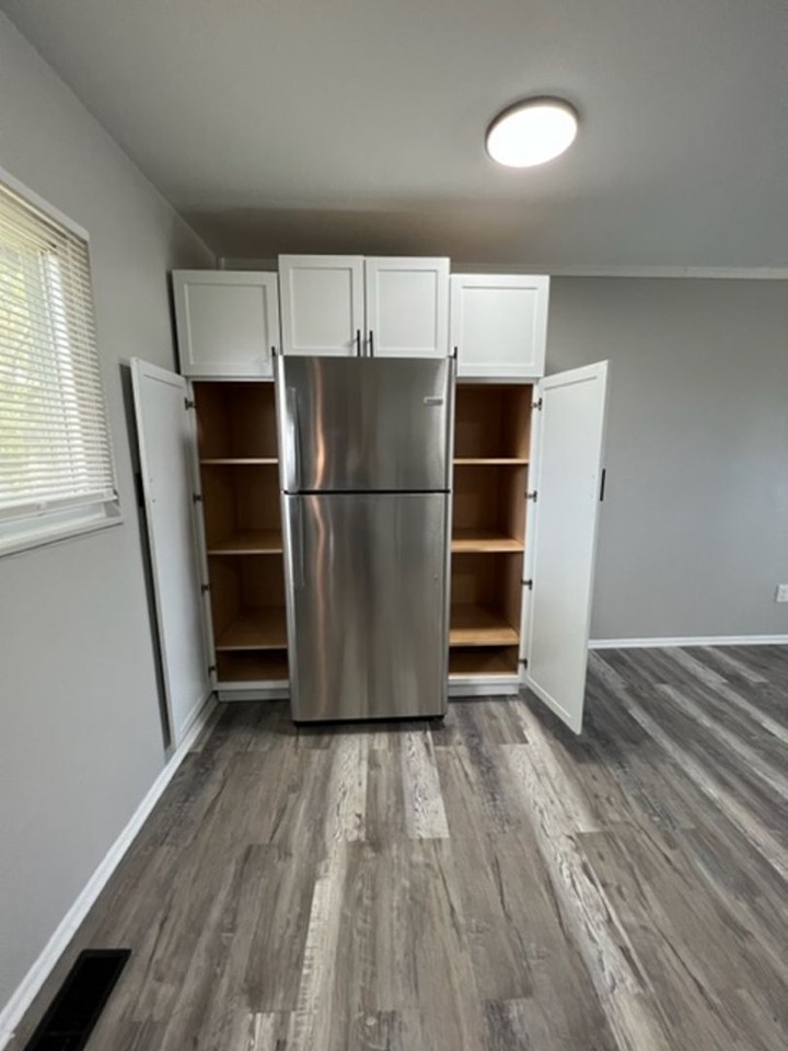 1901 Zettler Rd - Photo 7 of 27