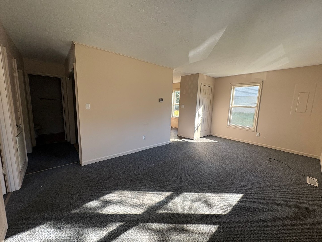 122 Jubilee Dr - Photo 2 of 11