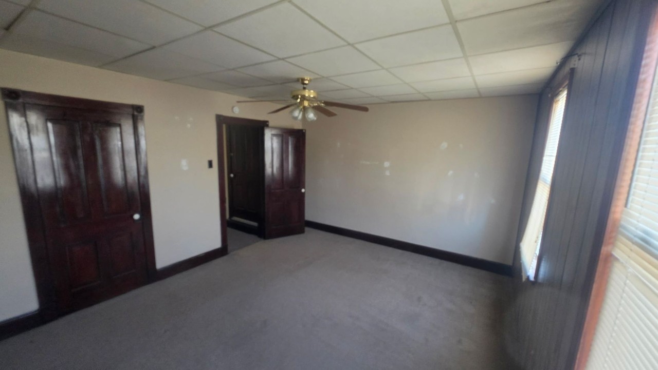319 W White St - Photo 2 of 19