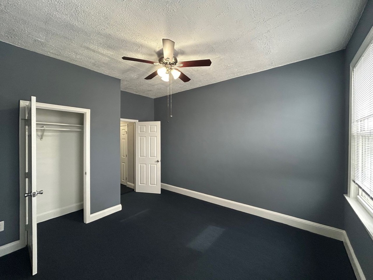 2810 E Monument St - Photo 4 of 12