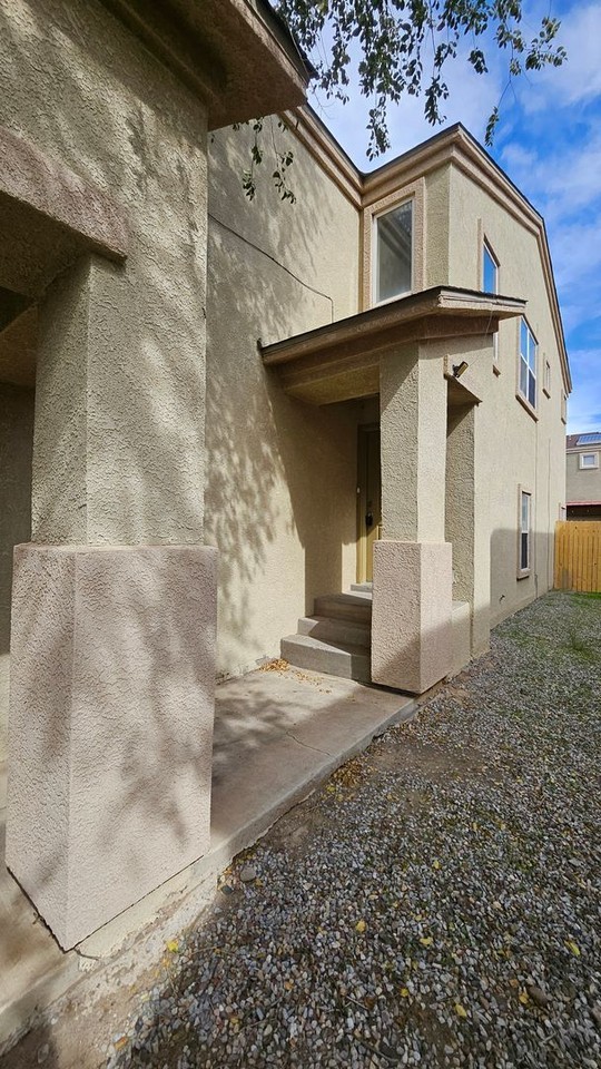 724 Los Viejos Dr Sw - Photo 2 of 35