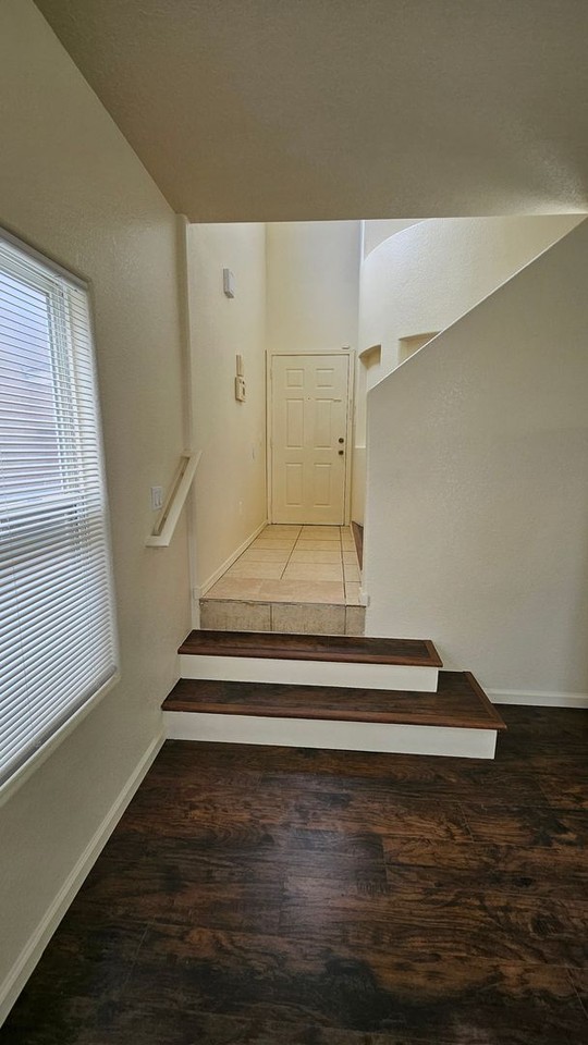 724 Los Viejos Dr Sw - Photo 3 of 35