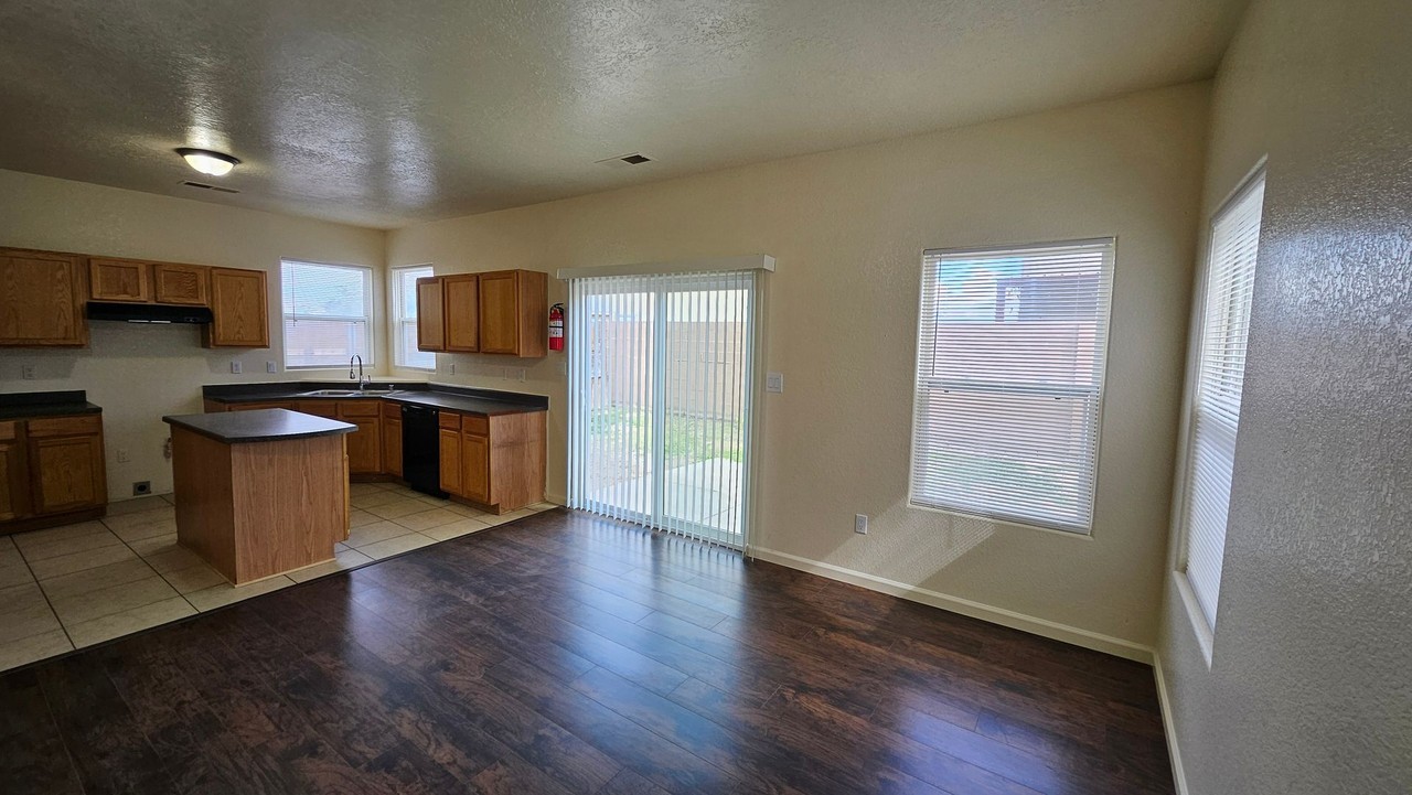 724 Los Viejos Dr Sw - Photo 7 of 35