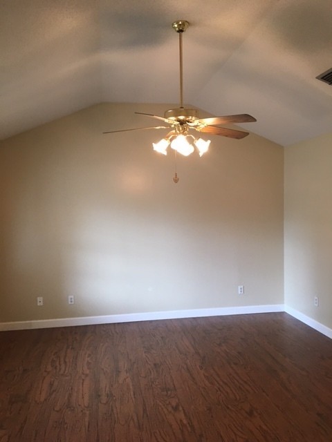 1608 Spring Meadow Cir - Photo 4 of 13