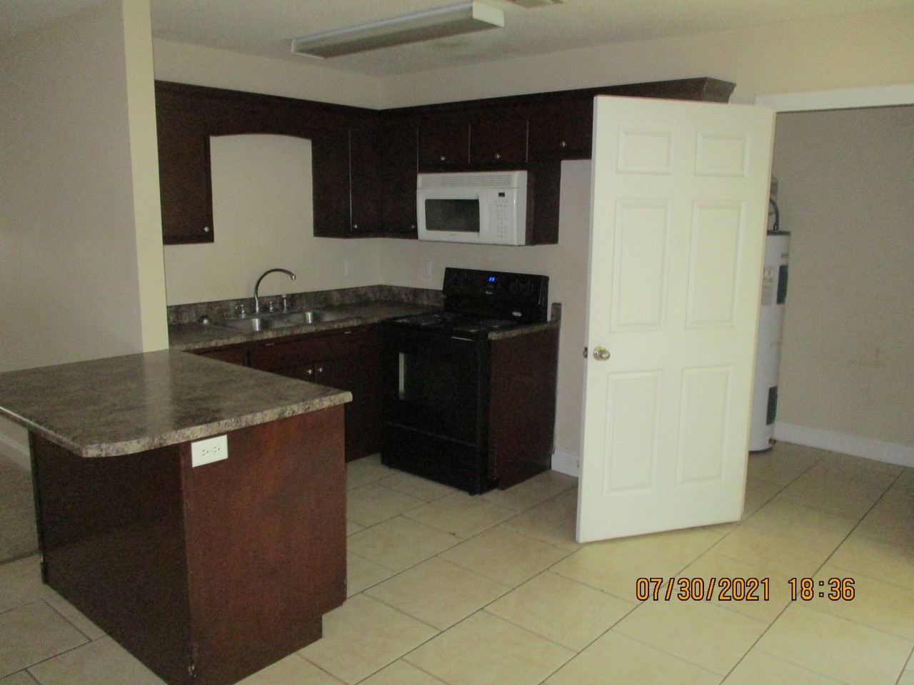 117 Laurelwood Ct - Photo 2 of 5