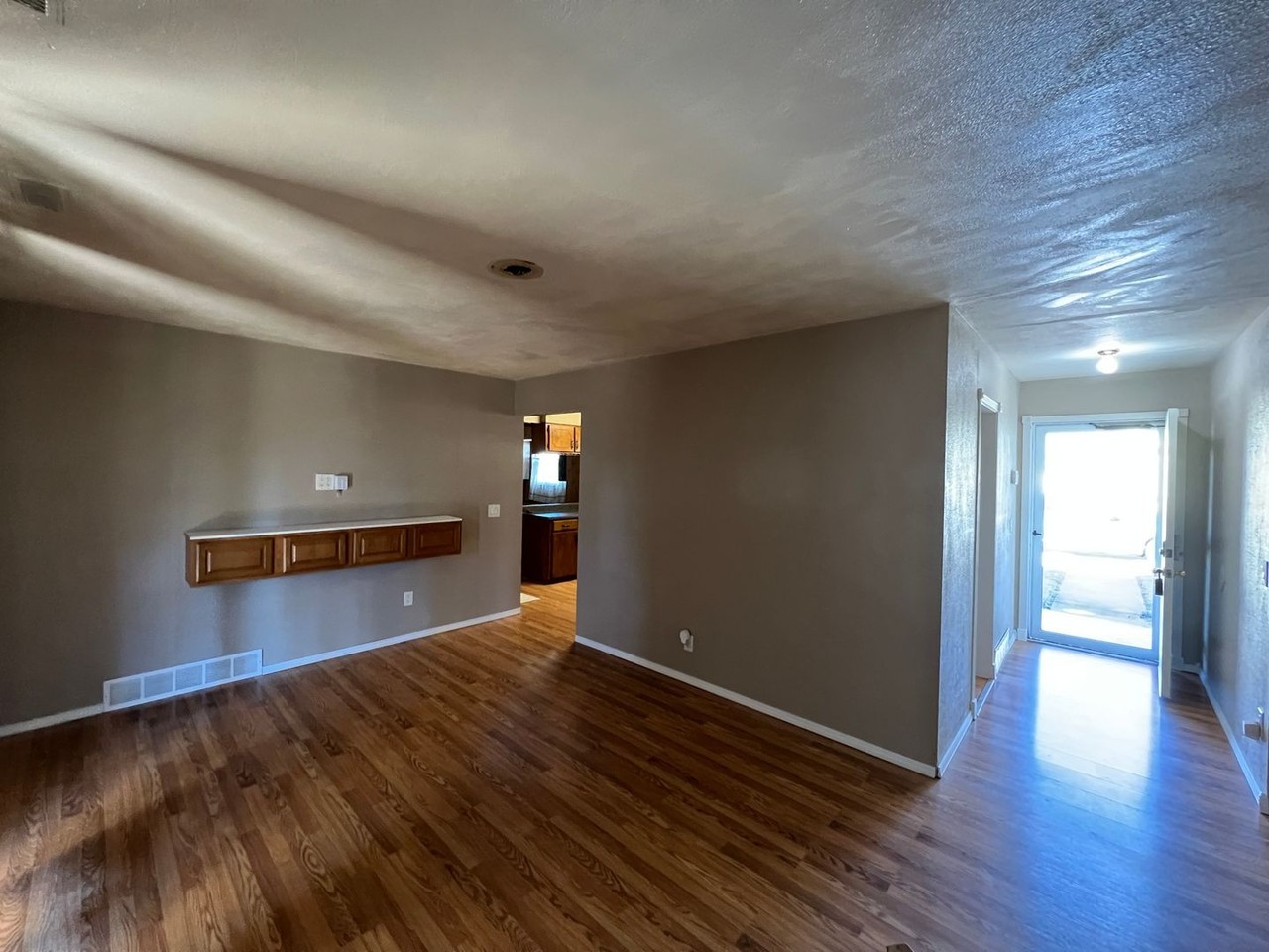 3200 Del Rancho Dr - Photo 3 of 34