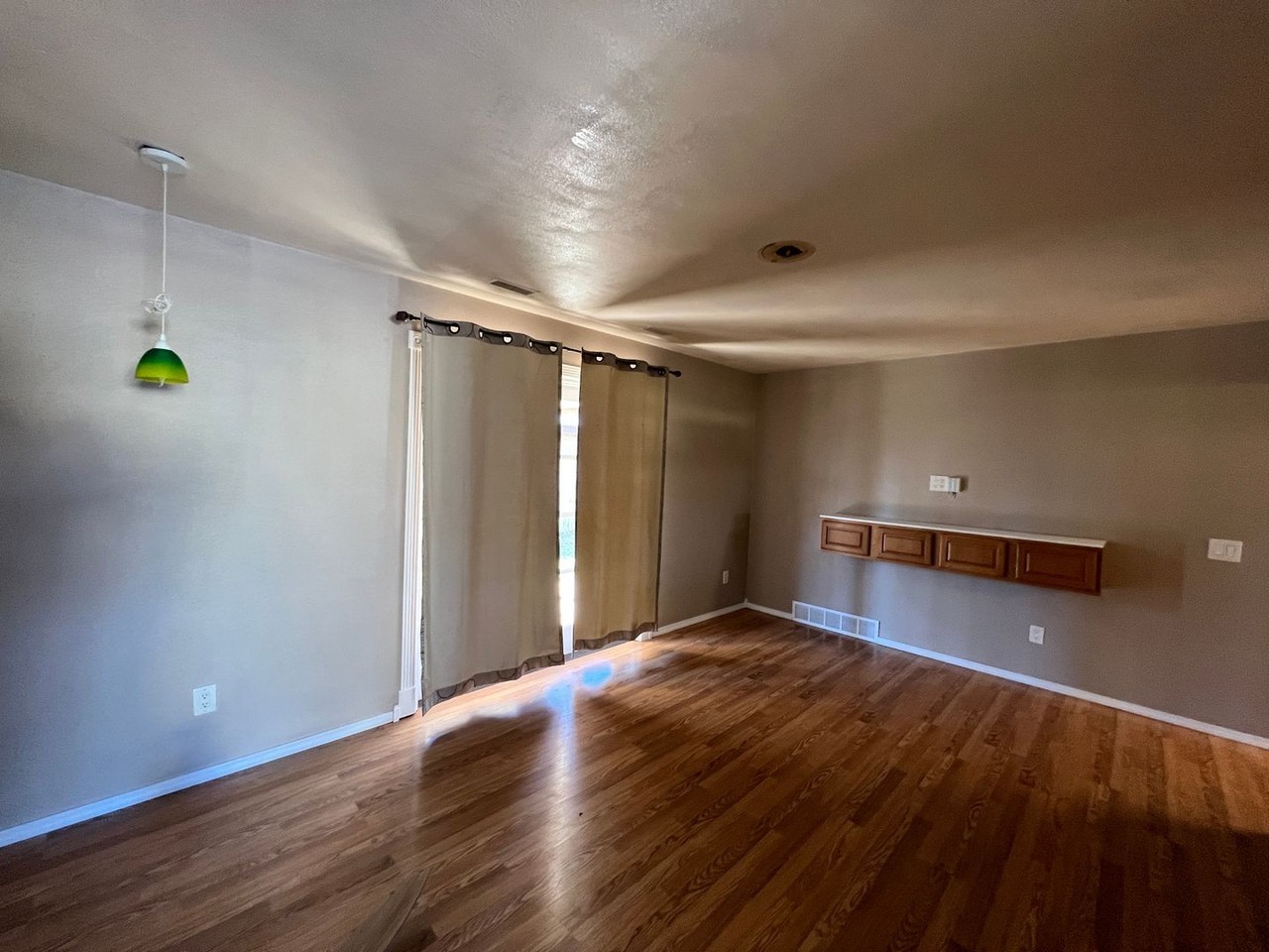 3200 Del Rancho Dr - Photo 4 of 34