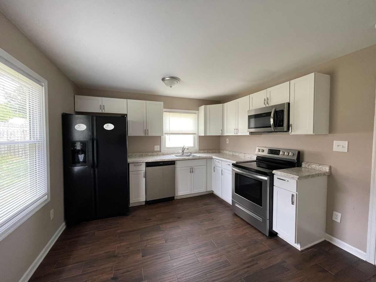 1505 Overlook St - Photo 3 of 18
