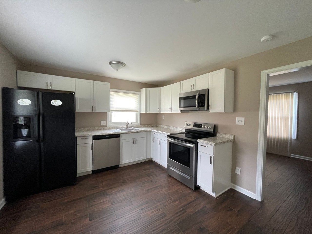 1505 Overlook St - Photo 4 of 18