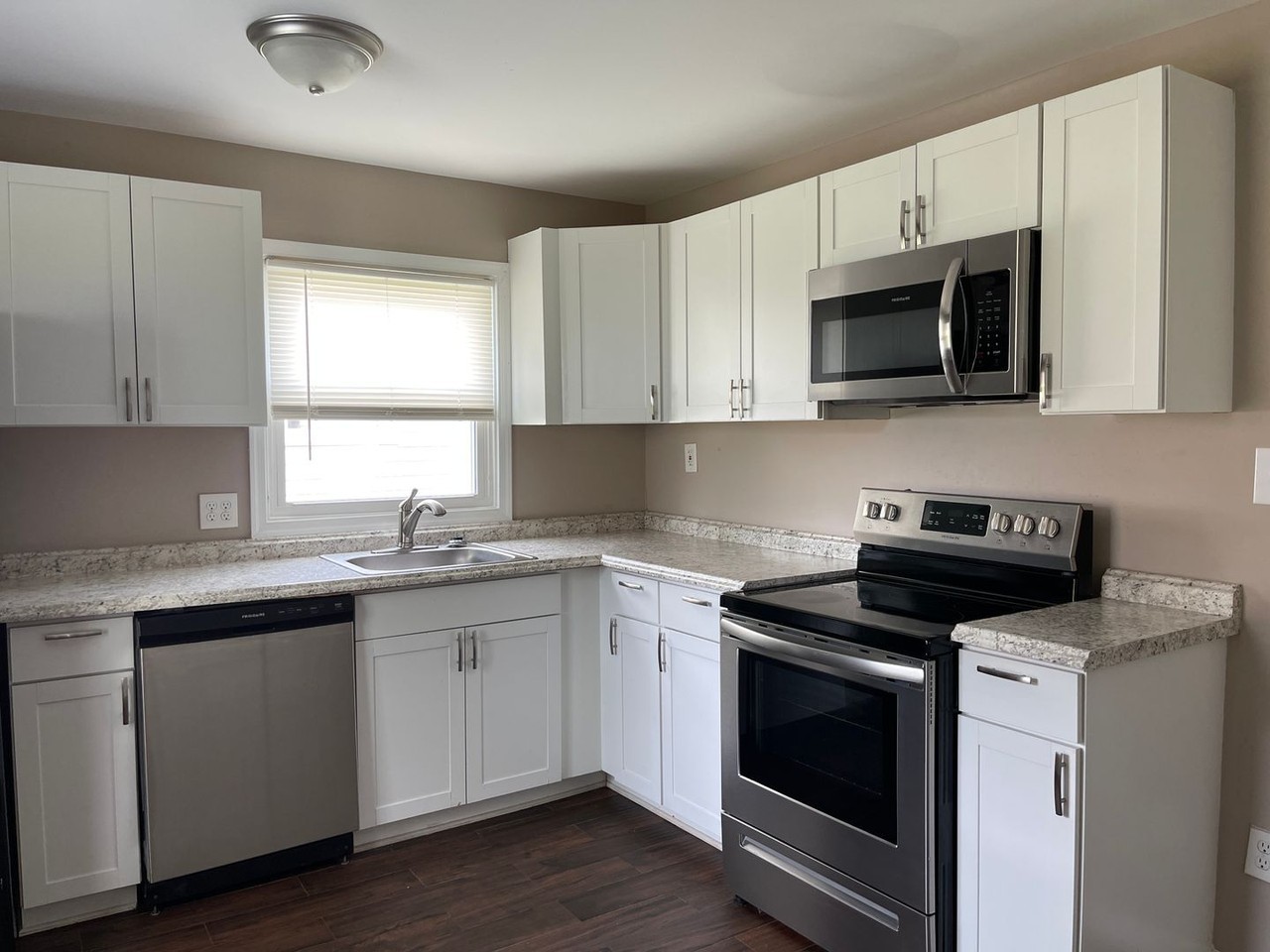 1505 Overlook St - Photo 5 of 18