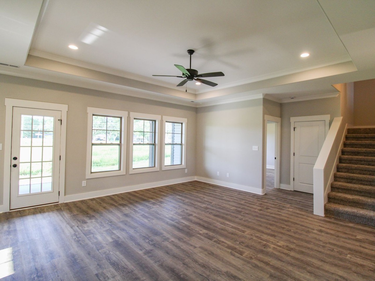 15328 Grayson Cir - Photo 3 of 37