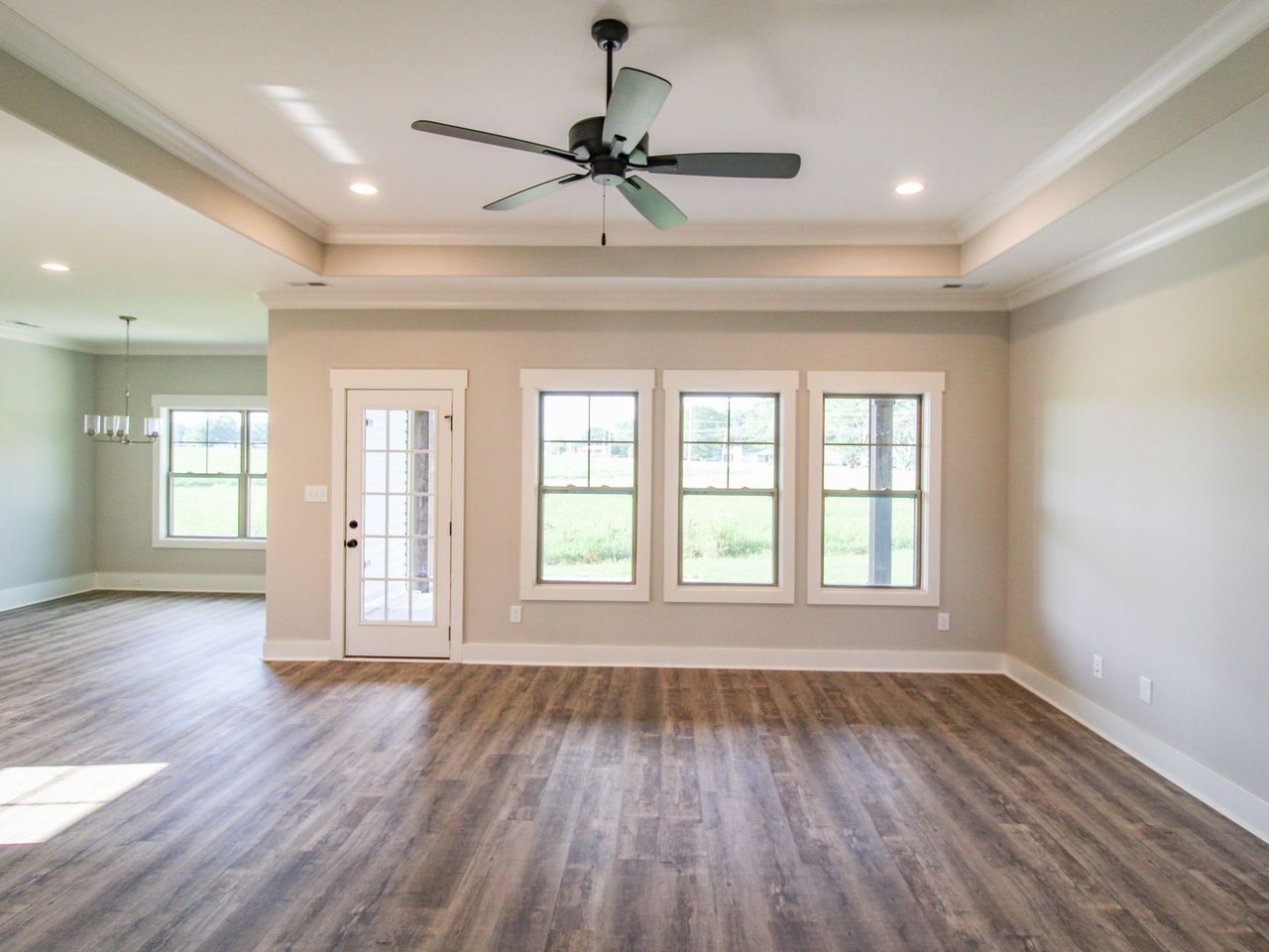 15328 Grayson Cir - Photo 4 of 37