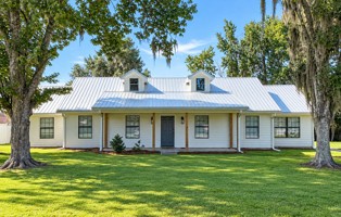featured image of 124 Wolf Bay Cir