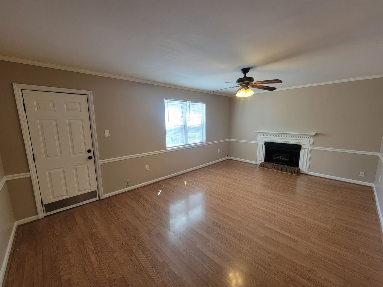 2309 Creek View Dr - Photo 4 of 24