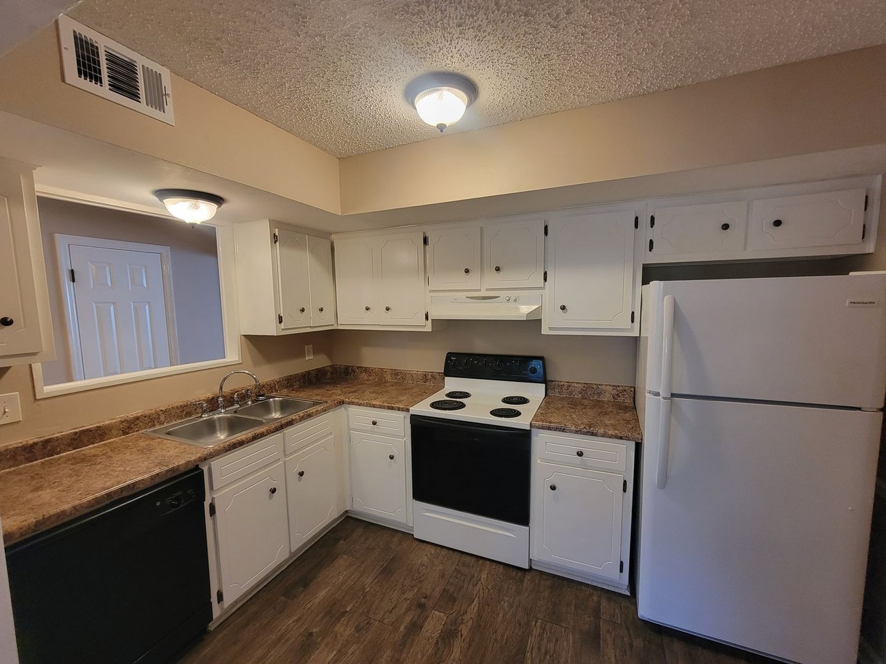 2309 Creek View Dr - Photo 6 of 24