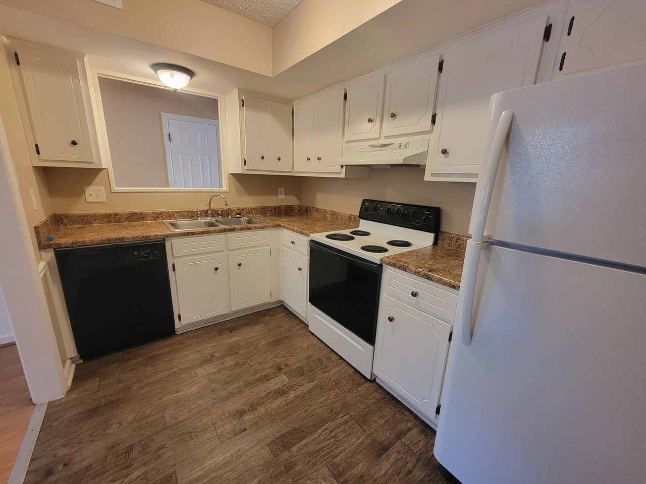 2309 Creek View Dr - Photo 7 of 24
