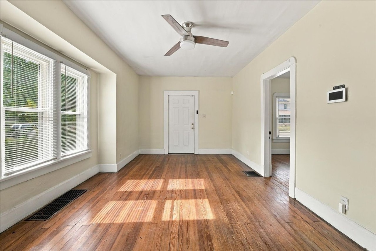 1811 N Harding St - Photo 4 of 15