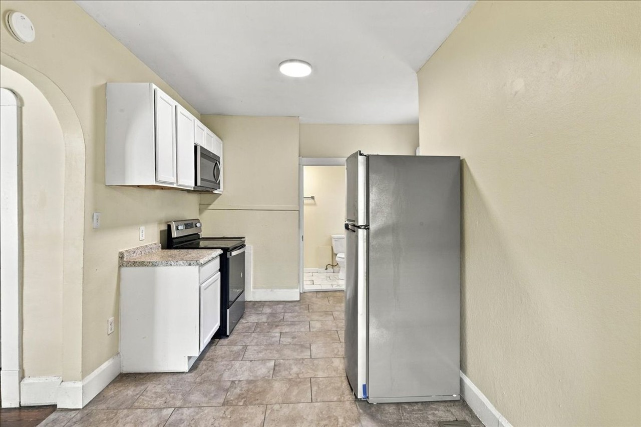 1811 N Harding St - Photo 5 of 15