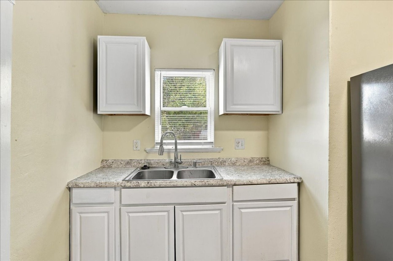 1811 N Harding St - Photo 7 of 15