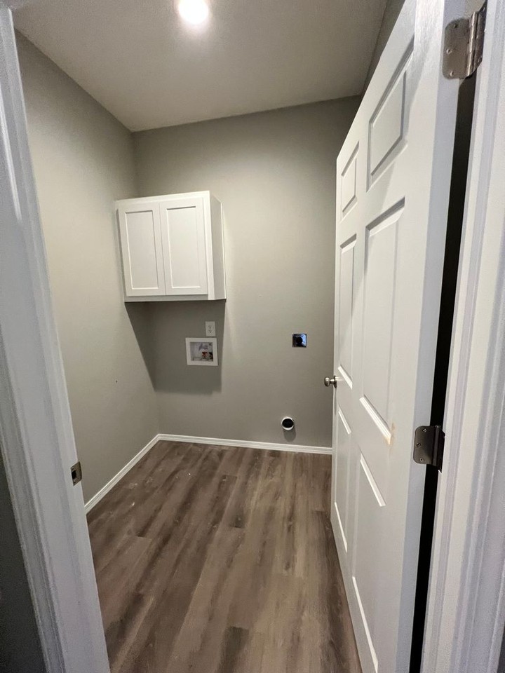 2497 E 549th Rd - Photo 3 of 16
